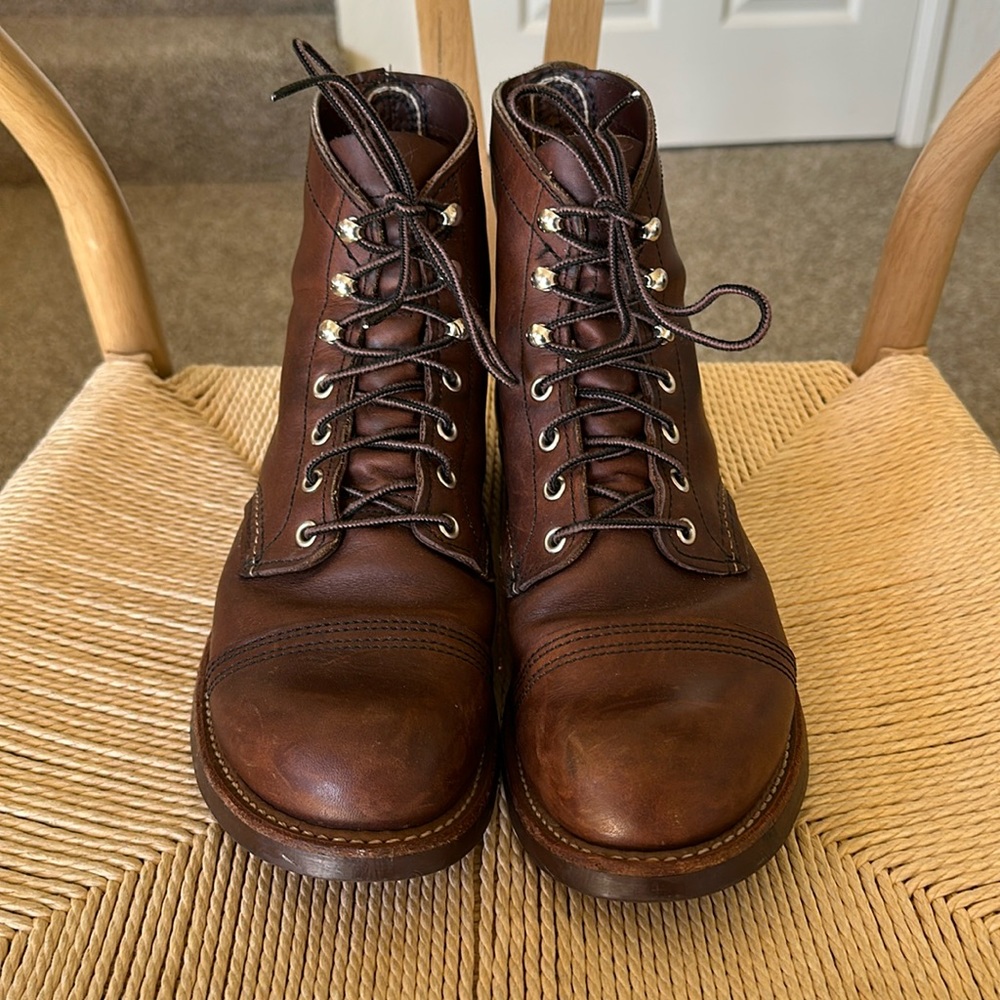 Red wing Iron Rangers in Auburn color. Excellent condition.